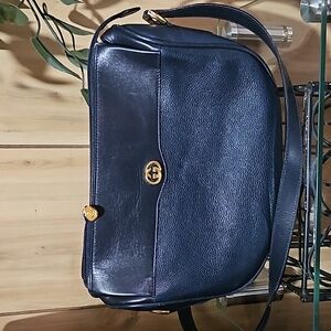 Vintage Gucci crossbody bag.
